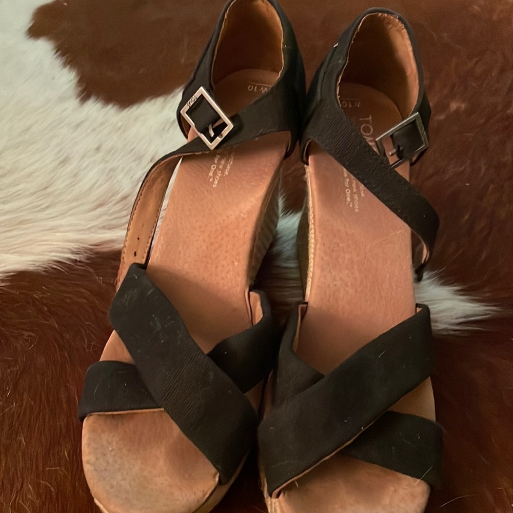 TOM’s platform shoes
